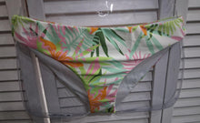 Load image into Gallery viewer, Salt Life Bandeau Tankini W/Classic Bottom
