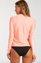 Load image into Gallery viewer, Billabong Women&#39;s Core LF LS Rashgaurd Peachy Daze
