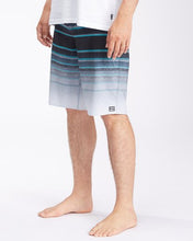Load image into Gallery viewer, Billabong All Day Stripe Pro Boardshorts
